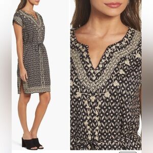 THML Black and Cream Embroidered Printed V-Neck Shift Dress with Tie size small